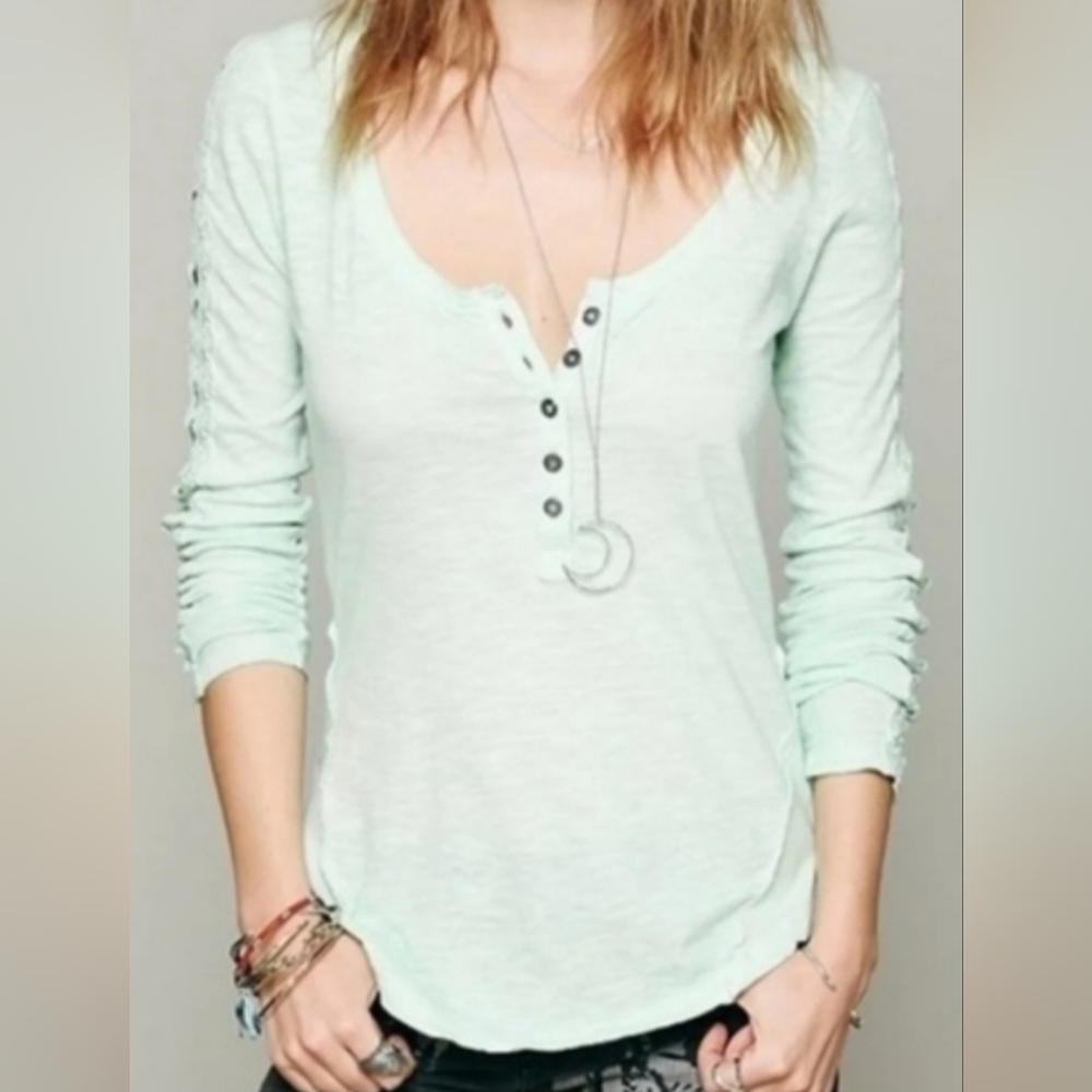 Free People size large light green Long sleeve top with sleeve detail